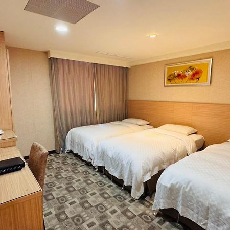 เดอะ เมโทร โฮเต็ล ไถจง Hotel ภายนอก รูปภาพ
