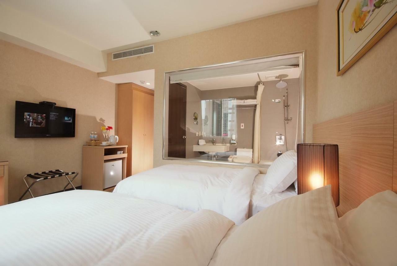 เดอะ เมโทร โฮเต็ล ไถจง Hotel ภายนอก รูปภาพ