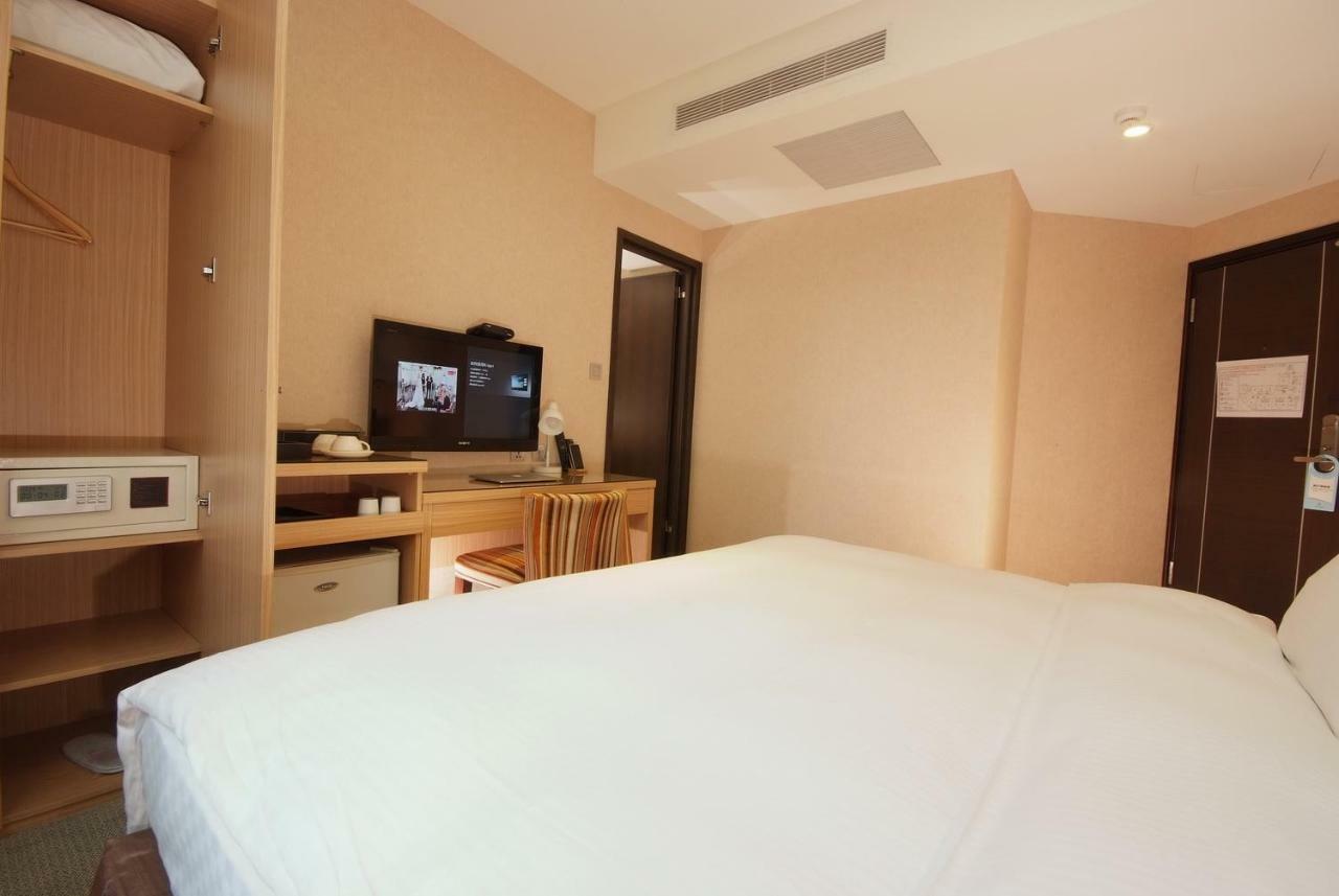 เดอะ เมโทร โฮเต็ล ไถจง Hotel ภายนอก รูปภาพ
