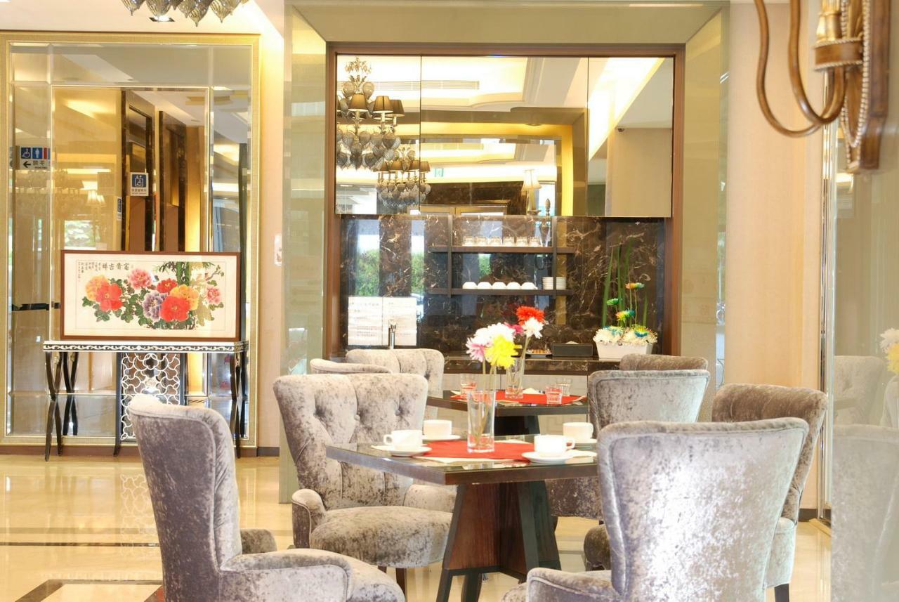 เดอะ เมโทร โฮเต็ล ไถจง Hotel ภายนอก รูปภาพ