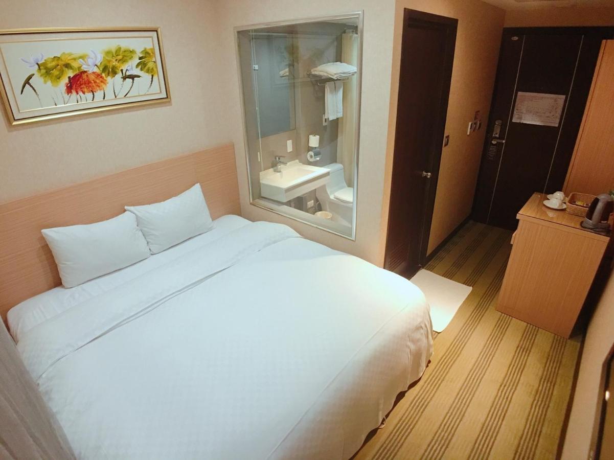 เดอะ เมโทร โฮเต็ล ไถจง Hotel ภายนอก รูปภาพ