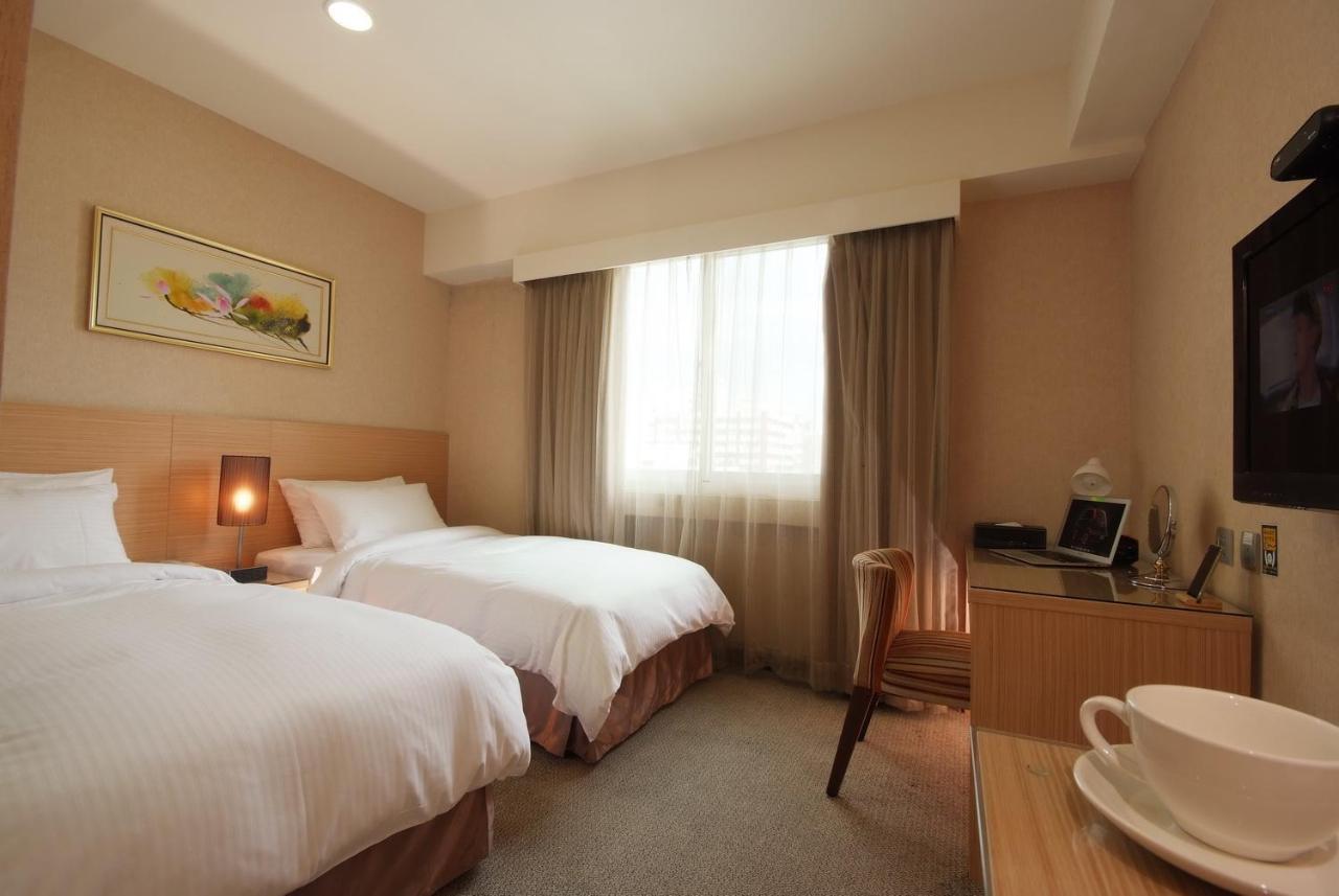 เดอะ เมโทร โฮเต็ล ไถจง Hotel ภายนอก รูปภาพ