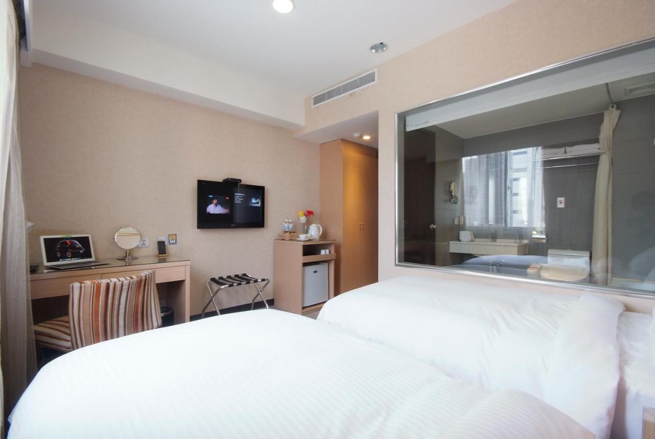 เดอะ เมโทร โฮเต็ล ไถจง Hotel ภายนอก รูปภาพ